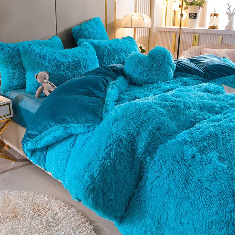 Sogni di peluche - 4 set di biancheria da letto in pile + cuscino a cuore