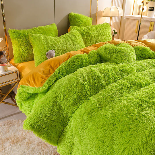 Sogni di peluche - 4 set di biancheria da letto in pile + cuscino a cuore