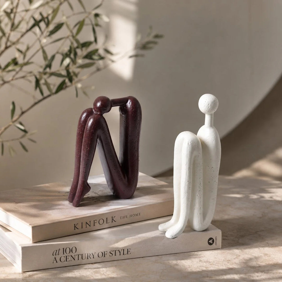 Boekensteunen – Sculpturaal Porselein voor de Boekenkast