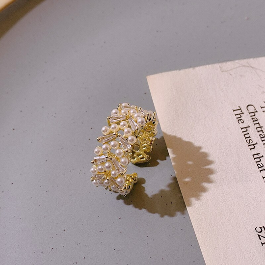Bellissimo anello regolabile con perla