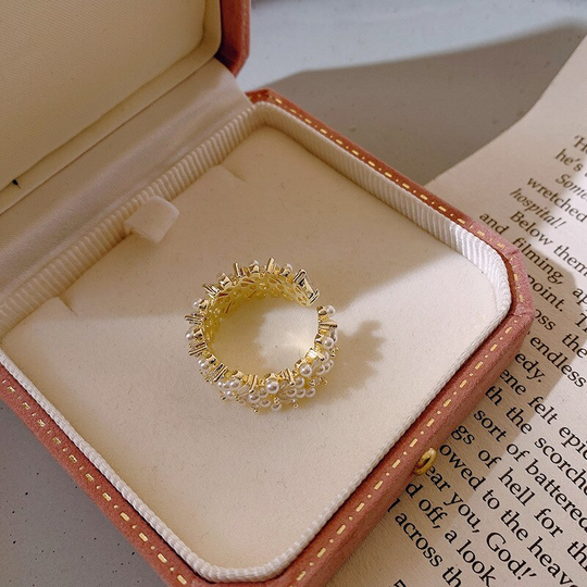 Bellissimo anello regolabile con perla