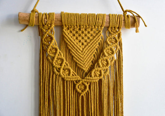 Decorazione da parete boho in macramè